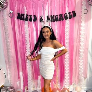White off the shoulder bodycon dress